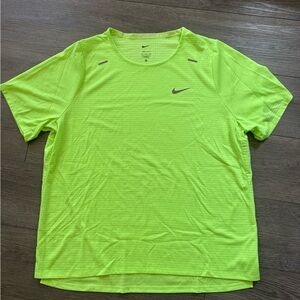 Nike Running short sleeve t shirt size XL men